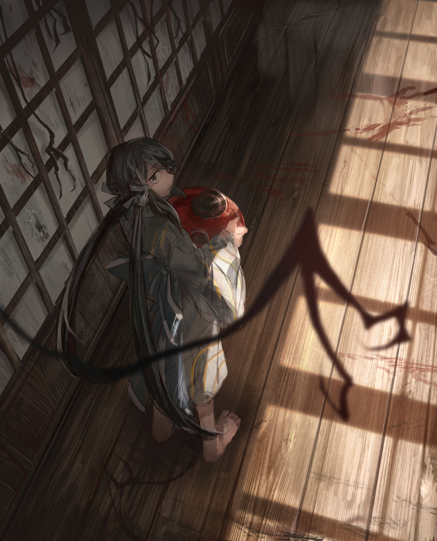 1girl barefoot blood blood_stain blue_kimono blue_sash blurry blurry_foreground cup dark depth_of_field from_above from_behind green_hair grey_eyes grey_eyes highres holding holding_tray japanese_clothes kimono light long_hair looking_back obi original overgrown ringed_eyes sash shade shichigatsu shouji sliding_doors solo standing tray twintails very_long_hair window_shade wooden_floor yayoi_(shichigatsu)