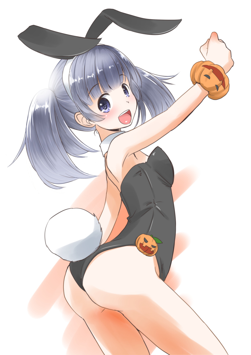 1girl absurdres animal_ears ass bangs black_leotard blunt_bangs bunnysuit commentary_request cowboy_shot detached_collar eyebrows_visible_through_hair grey_eyes grey_hair highres jack-o'-lantern kantai_collection leotard ooshio_(kantai_collection) playboy_bunny rabbit_ears short_hair short_twintails smile solo standing taisinkoku twintails