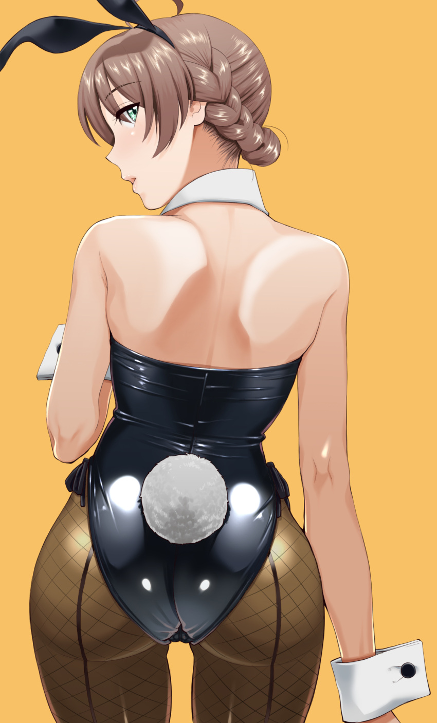 1girl ahoge animal_ears bare_shoulders black_legwear black_leotard commentary_request detached_collar fake_animal_ears fake_tail fishnet_legwear fishnets from_behind green_eyes highres humiyou idolmaster idolmaster_million_live! idolmaster_million_live!_theater_days leotard light_brown_hair looking_at_viewer looking_back nape pantyhose playboy_bunny rabbit_ears rabbit_tail sakuramori_kaori short_hair solo strapless strapless_leotard tail tied_hair wrist_cuffs yellow_background