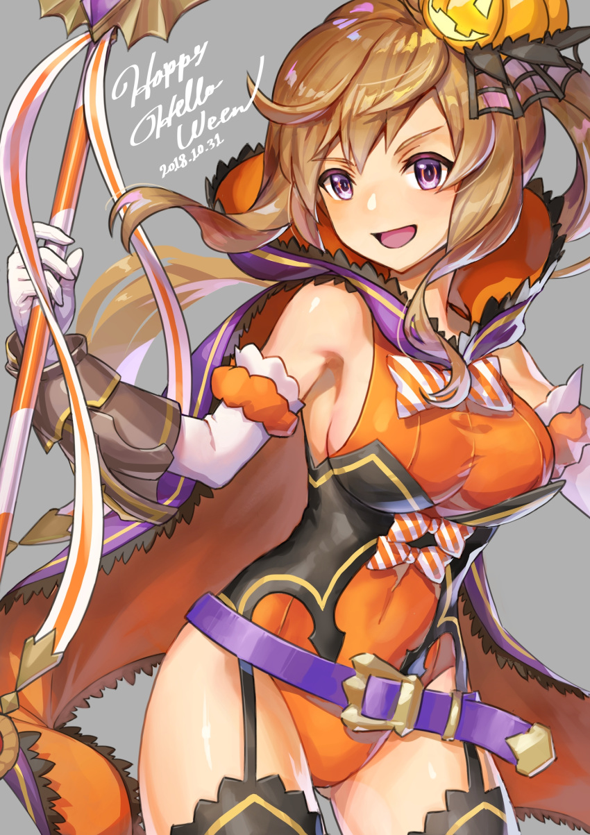 1girl bangs black_legwear bow bowtie bracelet breasts brown_hair cape covered_navel cowboy_shot dated diagonal-striped_neckwear diagonal_stripes dragalia_lost elbow_gloves elisanne english_text frilled_cape garter_straps gloves grey_background hair_ornament halloween happy_halloween highres holding holding_staff jack-o'-lantern jack-o'-lantern_hair_ornament jewelry large_breasts leotard long_hair looking_at_viewer nemoto_yuuma open_mouth orange_bow orange_cape orange_leotard orange_neckwear purple_belt purple_cape side_ponytail simple_background sleeveless smile solo staff standing striped striped_neckwear thigh-highs two-sided_cape two-sided_fabric underbust violet_eyes white_gloves