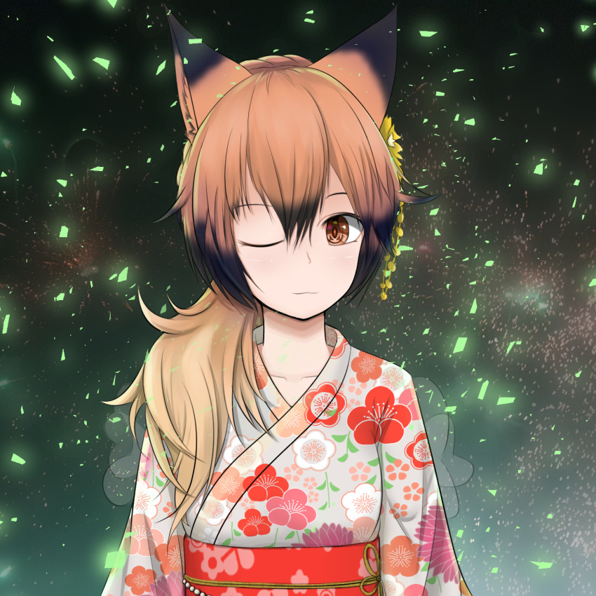 1girl alternate_costume animal_ears black_background black_hair brown_eyes commentary_request floral_print flower fox_girl gradient gradient_background green_background grey_kimono highres japanese_clothes kemono_friends kimono light_brown_hair long_hair long_sleeves looking_at_viewer multicolored_hair obi one_eye_closed ponytail print_kimono purple_flower red_flower red_fox_(kemono_friends) sash solo white_flower yongdogi