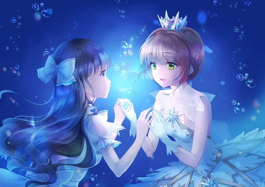 2girls :d ahoge bangs black_hair blue_background blue_bow blue_dress blue_eyes bow brown_hair bubble cardcaptor_sakura chocofox collarbone crown daidouji_tomoyo dress floating_hair gloves green_eyes hair_bow hair_intakes highres holding_hands interlocked_fingers kinomoto_sakura long_hair mini_crown multiple_girls open_mouth shiny shiny_hair short_hair sleeveless sleeveless_dress smile very_long_hair white_dress white_gloves