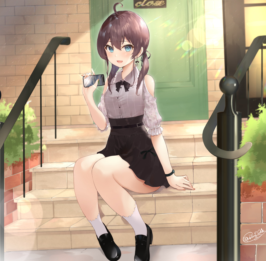 1girl :d absurdres ahoge bangs black_skirt blue_eyes brick brick_wall cellphone clothing_cutout door fingernails grey_shirt hair_between_eyes highres hololive huge_filesize lens_flare looking_at_viewer medium_hair natsuiro_matsuri open_mouth phone railing shiina_aoi shirt shoes shoulder_cutout signature sitting skirt smartphone smile socks solo sparkle stairs thighs twintails twitter_username virtual_youtuber watch watch white_legwear