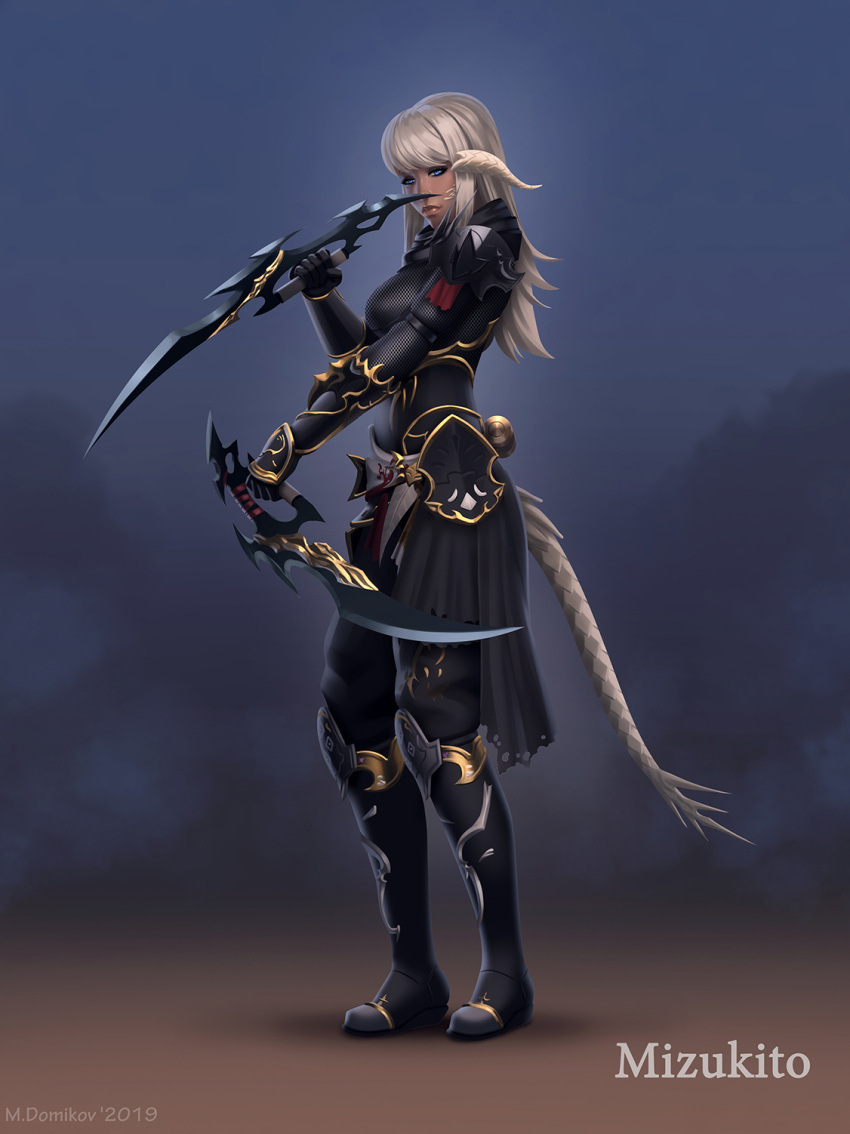 1girl arm_guards armor au_ra bangs blue_eyes breasts commission dark_skin dragon_horns dragon_tail dual_wielding final_fantasy final_fantasy_xiv full_body highres hip_armor holding horns lips long_hair looking_at_viewer maxim_domikov medium_breasts ninja_(final_fantasy) platinum_blonde_hair profile scales shoulder_armor simple_background solo tail two-tone_background weapon