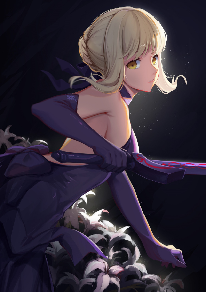 1girl artoria_pendragon_(all) bangs bare_shoulders black_bow black_dress blonde_hair bow braid breasts commentary_request dark_background dress elbow_gloves excalibur_morgan fate/grand_order fate_(series) flower from_side gloves gradient gradient_background hand_up highres holding holding_sword holding_weapon kyuu_(chiu850513) leaning_forward looking_at_viewer medium_breasts purple_gloves ribbon saber_alter short_hair sidelocks solo sword weapon white_flower yellow_eyes