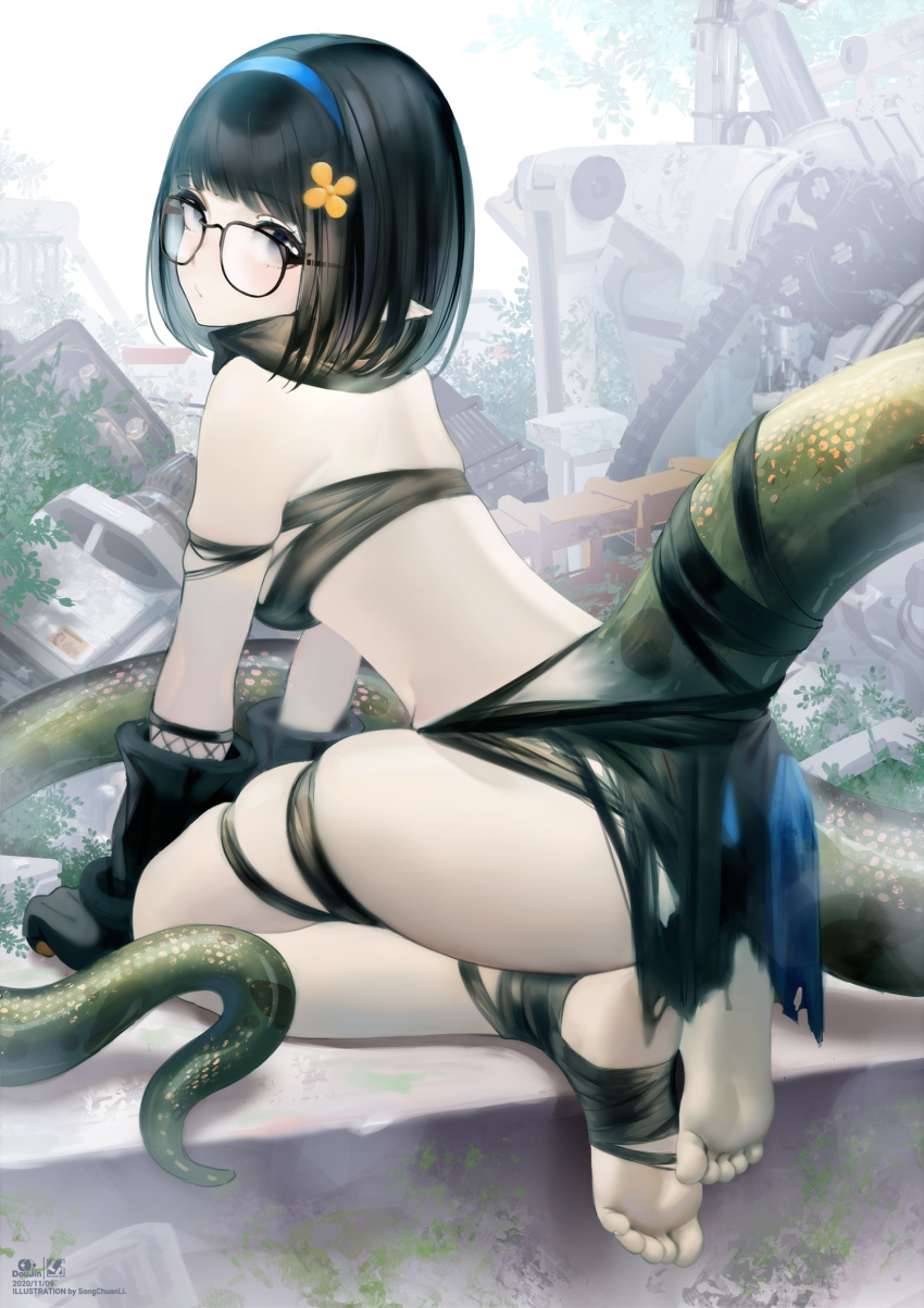1girl arknights artist_name backlighting bandaged_leg bandages bangs barefoot bespectacled black-framed_eyewear black_gloves black_hair black_scarf blue_eyes blunt_bangs bob_cut bright_pupils closed_mouth commentary_request crocodilian_tail eunectes_(arknights) eyebrows_visible_through_hair feet from_behind full_body glasses gloves highres kneeling large_tail leaning_forward looking_at_viewer looking_back outdoors pale_skin pointy_ears revealing_clothes scarf short_hair skindentation soles solo songchuan_li tail toes torn_clothes