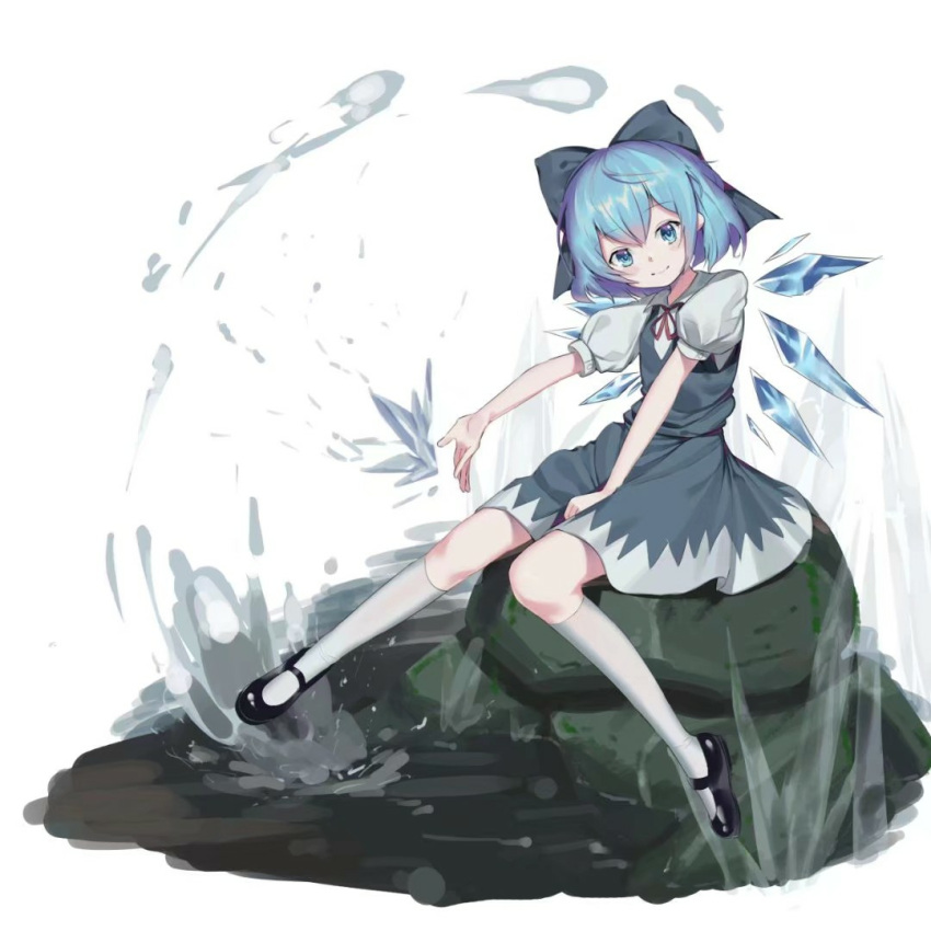 1girl aiza-ku blue_eyes blue_hair bow cirno hair_bow ice ice_wings mary_janes shoes short_hair sitting sitting_on_rock touhou water white_legwear wings