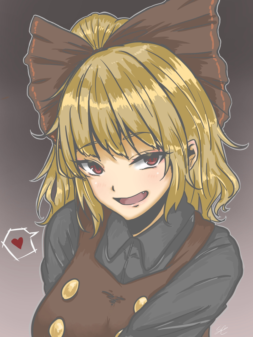 1girl black_shirt blonde_hair blush bow breasts brown_background brown_bow brown_dress buttons collared_shirt commentary_request dress eyebrows_visible_through_hair eyelashes fang gradient gradient_background hair_bow heart highres kurodani_yamame large_breasts looking_at_viewer open_mouth ponytail red_eyes shiraniwa_rin shirt short_hair simple_background slit_pupils smile solo spoken_heart touhou upper_body