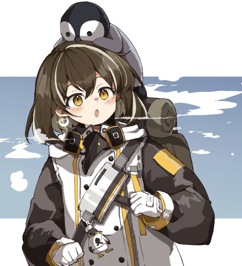 1girl animal_on_head arknights backpack bag beak_mask bird blush breath brown_hair coat cold commentary earrings eyebrows_visible_through_hair freenote_mr glint gloves hair_between_eyes highres jewelry looking_at_viewer magallan_(arknights) mask_around_neck multicolored_hair on_head open_mouth penguin short_hair silver_hair simple_background single_earring solo strap streaked_hair the_emperor_(arknights) two-tone_hair upper_body white_background white_coat white_gloves winter_clothes yellow_eyes