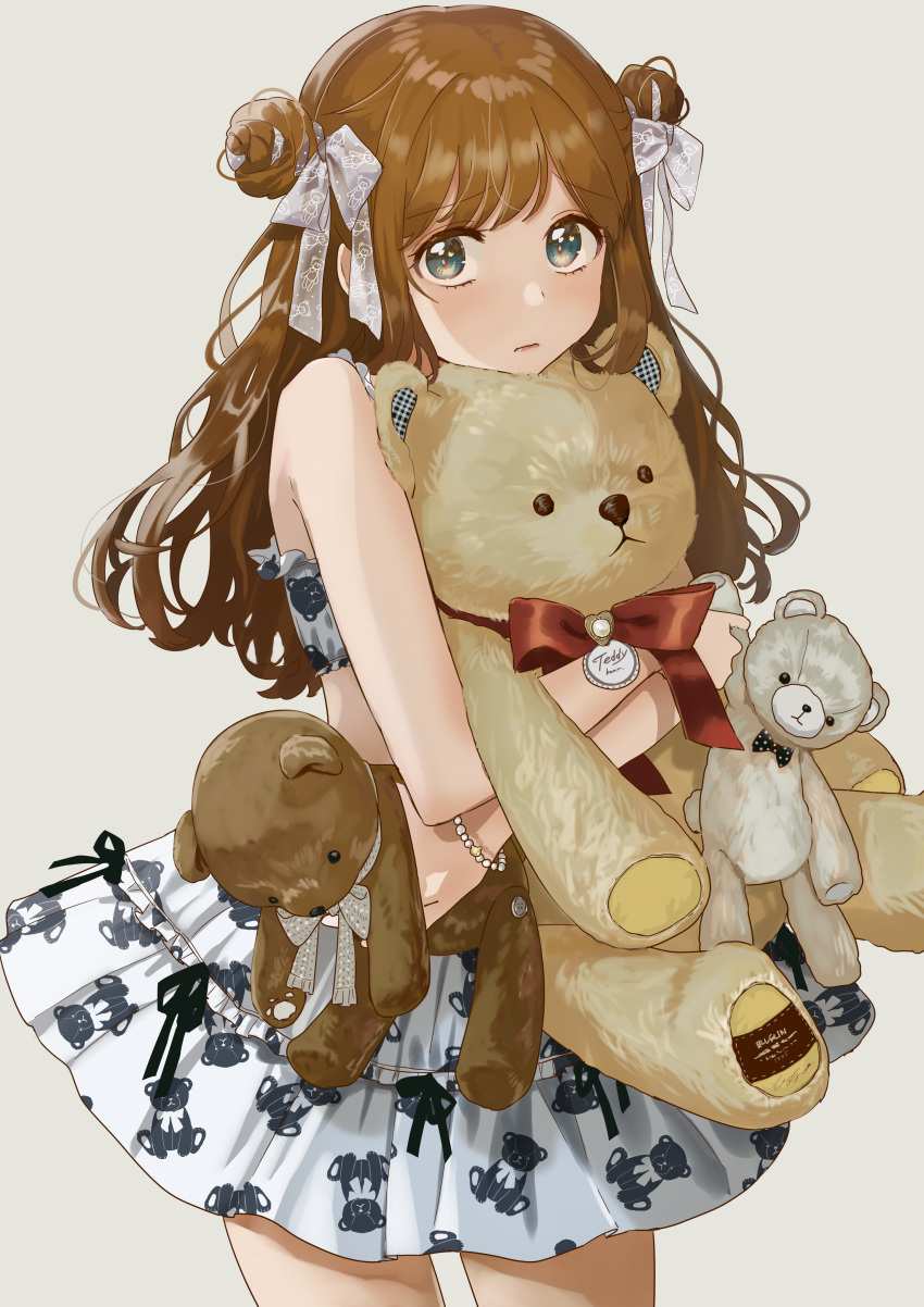 1girl absurdres animal_print bangs bare_arms bare_shoulders bear_print blue_eyes bow brown_hair closed_mouth commentary_request double_bun eyebrows_visible_through_hair grey_background grey_bow hair_bow highres holding holding_stuffed_toy long_hair looking_at_viewer object_hug original pomu print_skirt red_bow simple_background skirt solo standing stuffed_animal stuffed_toy teddy_bear white_skirt