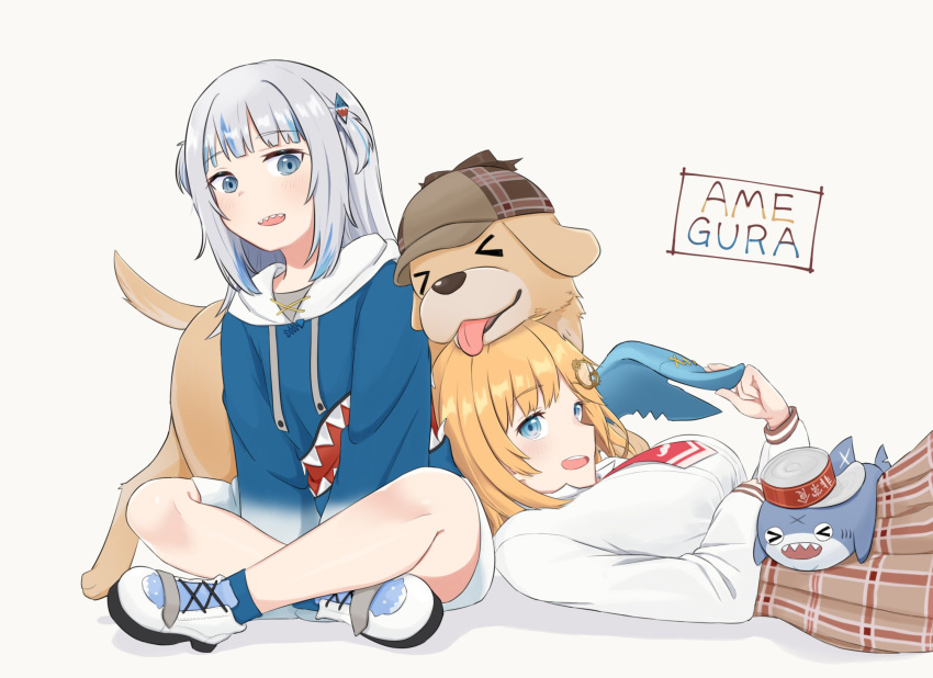 &gt;_&lt; 2girls animal_hood blonde_hair bloop_(gawr_gura) blue_eyes blue_hair blue_hoodie blush breasts brown_skirt bubba_(watson_amelia) character_name collared_shirt commentary cross-laced_footwear crossed_legs dog dress_shirt english_commentary eyebrows_visible_through_hair fangs fish_tail flat_chest gawr_gura grey_background hair_ornament highres hololive hololive_english hood hoodie indian_style inuzuka_nr long_hair long_sleeves looking_at_another lying lying_on_person medium_breasts multicolored_hair multiple_girls necktie on_back open_mouth plaid plaid_skirt red_neckwear shark_hair_ornament shark_hood shark_tail sharp_teeth shirt shoes short_hair short_twintails silver_hair simple_background sitting skirt smile streaked_hair tail teeth twintails two-tone_hair virtual_youtuber watson_amelia white_footwear white_shirt