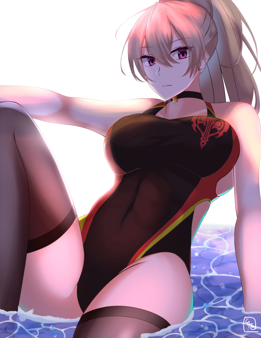1girl alternate_breast_size alternate_costume azur_lane black_choker breasts choker competition_swimsuit core1013 eyebrows_visible_through_hair hair_between_eyes highres jean_bart_(azur_lane) large_breasts light_brown_hair long_hair looking_at_viewer one-piece_swimsuit partially_submerged ponytail simple_background sitting solo swimsuit thigh-highs vichya_dominion_(emblem) violet_eyes water white_background