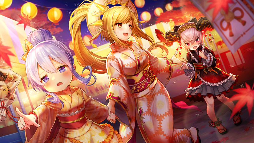 3girls alternate_costume alternate_hairstyle blonde_hair filsy holding_hands horns japanese_clothes knees lantern leaf long_ponytail mani_(valkyrie_connect) mogthrasir_(valkyrie_connect) multiple_girls official_art open_mouth pointing sandals sol_(valkyrie_connect) sparkle valkyrie_connect violet_eyes