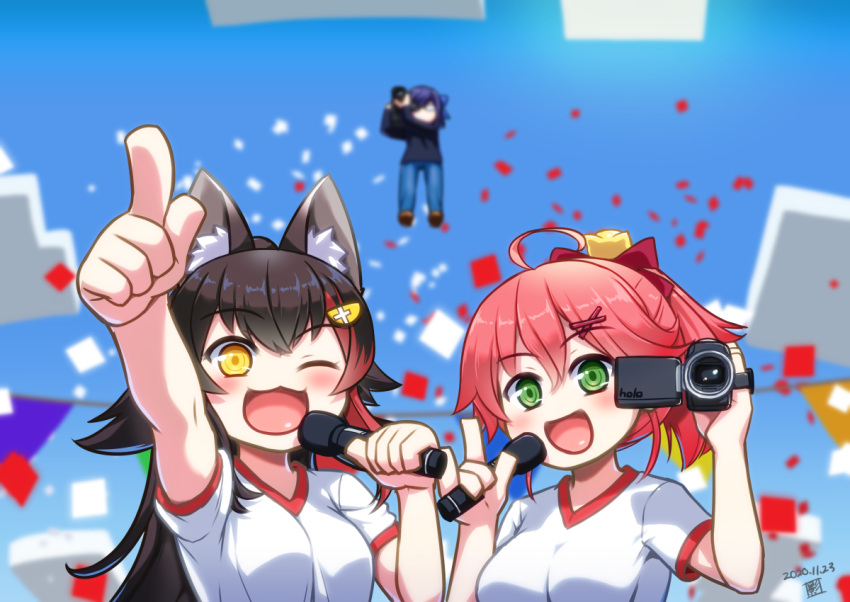 ahoge animal_ear_fluff animal_ears black_hair blue_eyes blush breasts glasses green_eyes gym_uniform hair_ornament hairclip hololive kagelantern long_hair microphone multicolored_hair multiple_girls one_eye_closed ookami_mio pink_hair redhead sakura_miko short_hair smile sports_festival video_camera virtual_youtuber wolf_ears x_hair_ornament yuujin_a_(hololive)