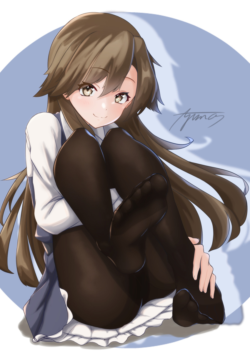 1girl arashio_(kantai_collection) ayuman black_legwear blue_background brown_eyes brown_hair dress eyebrows_visible_through_hair feet frilled_dress frills highres kantai_collection legs_together long_hair long_sleeves looking_at_viewer pantyhose pinafore_dress remodel_(kantai_collection) shadow shirt short_sleeves signature sitting skirt smile solo white_background white_shirt yellow_eyes