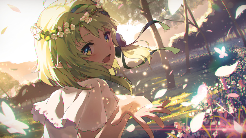 1girl :d aria_project_2.0 backlighting black_bow black_ribbon blonde_hair bow check_commentary chromatic_aberration commentary_request day dress dutch_angle elf flower from_behind glint grass green_eyes hair_bow hair_flower hair_ornament hair_ribbon head_wreath highres lens_flare looking_at_viewer looking_back medium_hair narumi_nanami open_mouth outdoors outstretched_hand petals pointy_ears ribbon senjou_aria short_sleeves sidelocks smile solo sundress tree upper_body virtual_youtuber white_dress yoruno_noah