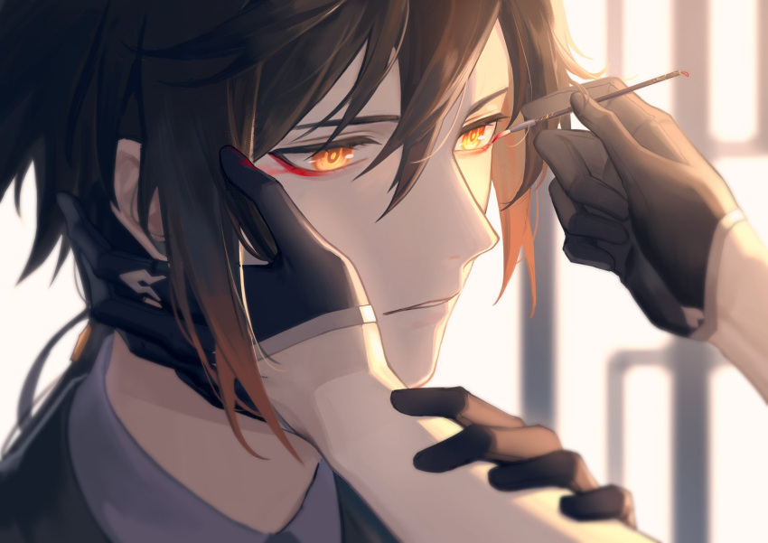 2boys applying_makeup black_gloves black_hair brown_hair eyeliner face genshin_impact gloves gradient_hair hair_between_eyes hand_on_another's_cheek hand_on_another's_face highres long_hair makeup makeup_brush male_focus multicolored_hair multiple_boys parted_lips solo_focus tartaglia_(genshin_impact) upper_body yellow_eyes yi_(826805607) zhongli_(genshin_impact)