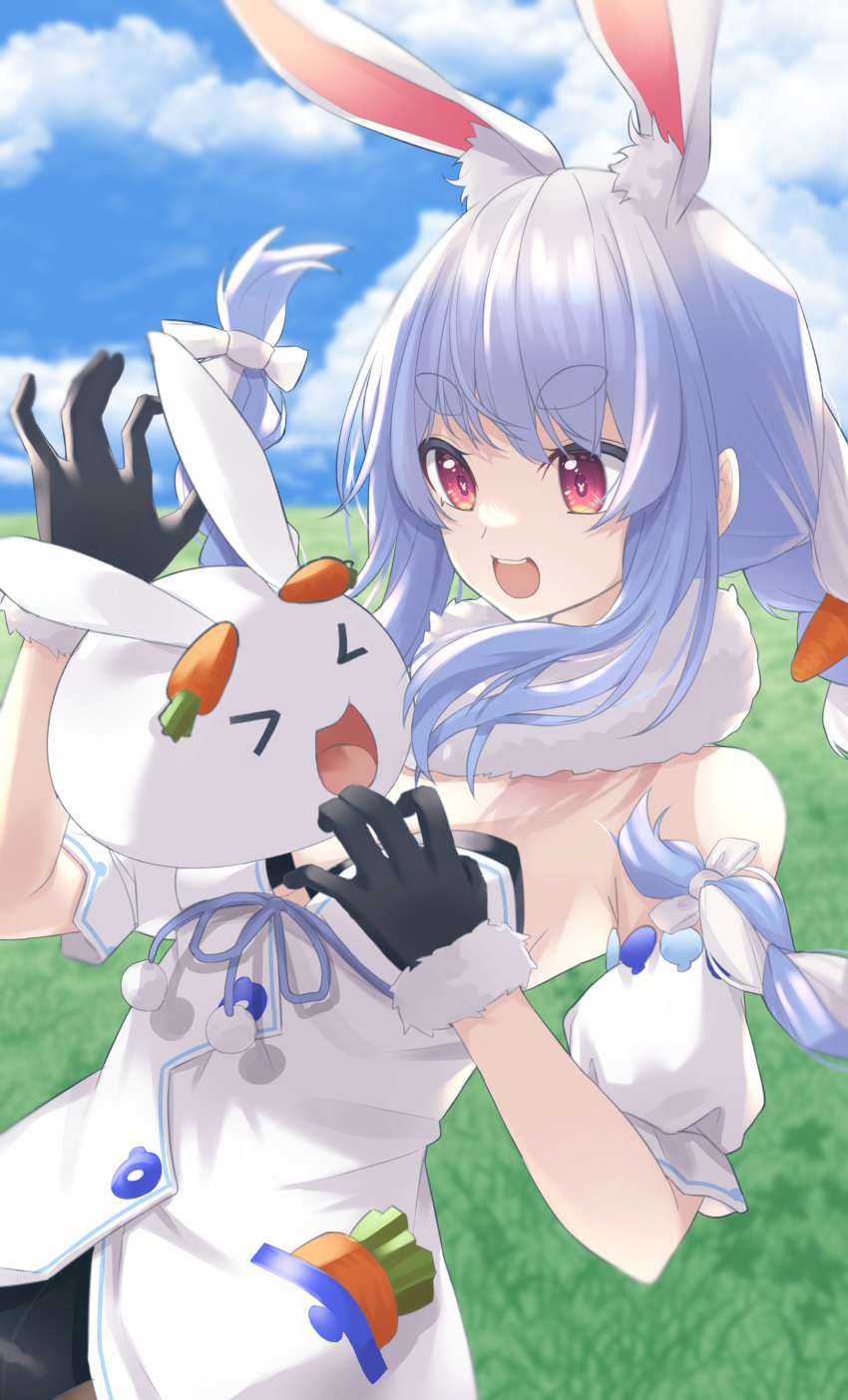 1girl 1other :d absurdres animal_ear_fluff animal_ears bangs bare_shoulders black_gloves black_leotard blue_hair braid breasts bunny-shaped_pupils carrot_hair_ornament clothing_cutout coat creature detached_sleeves field food_themed_hair_ornament fur-trimmed_gloves fur_scarf fur_trim gloves grasslands hair_ornament highres hikimayu hololive kttmr_i leotard leotard_under_clothes long_hair looking_at_another multicolored_hair nousagi_(usada_pekora) open_mouth outdoors puffy_short_sleeves puffy_sleeves rabbit rabbit_ears red_eyes scarf short_eyebrows short_sleeves small_breasts smile solo_focus strapless strapless_coat strapless_leotard swept_bangs thick_eyebrows twin_braids twintails two-tone_hair underboob_cutout upper_teeth usada_pekora v-shaped_eyebrows virtual_youtuber white_coat white_hair white_scarf white_sleeves