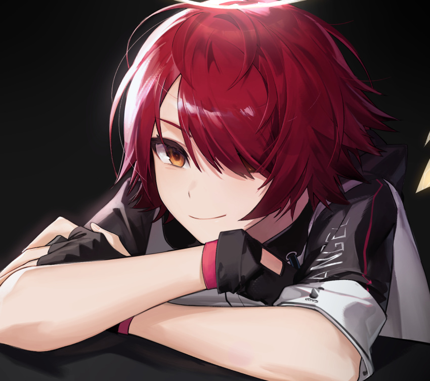 1girl 900_(gb_900) arknights bangs black_background black_gloves brown_eyes commentary_request exusiai_(arknights) fingerless_gloves gloves hair_over_one_eye highres jacket looking_at_viewer partial_commentary redhead short_hair short_sleeves simple_background smile solo upper_body