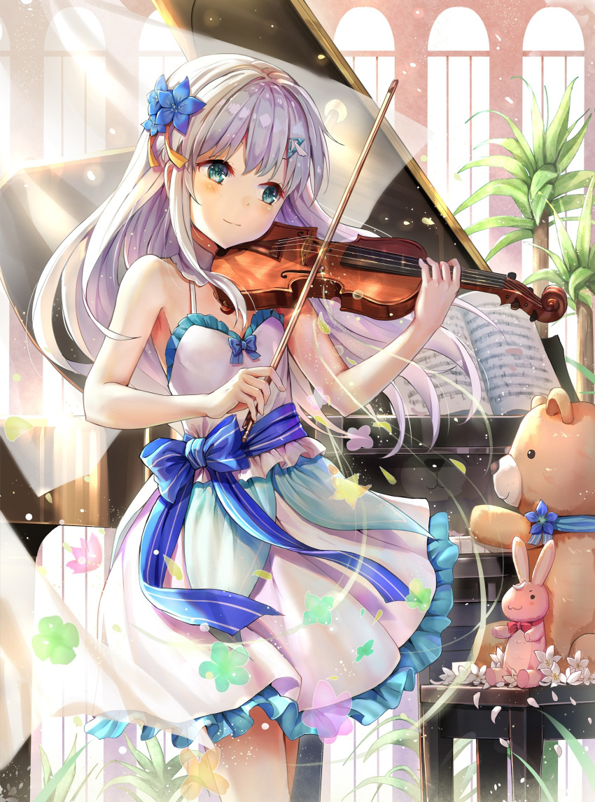 1girl bangs blue_bow blue_flower blush bow closed_mouth curtains floating_hair flower frilled_skirt frills green_eyes hair_flower hair_intakes hair_ornament highres holding holding_instrument instrument kuuki_shoujo long_hair miniskirt music piano playing_instrument qian_wu_atai shiny shiny_hair silver_hair single_thighhigh skirt sleeveless smile solo standing striped striped_bow stuffed_animal stuffed_toy teddy_bear the_personification_of_atmosphere thigh-highs very_long_hair violin white_skirt wind