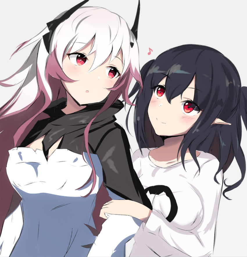 2girls arknights arm_hug black_hair blush closure_(arknights) collarbone commentary_request demon_horns grey_background hair_between_eyes highres horns long_hair long_sleeves looking_at_another multicolored_hair multiple_girls open_mouth pink_hair pointy_ears raifu_(rf) red_eyes shirt smile theresa_(arknights) upper_body white_hair white_shirt