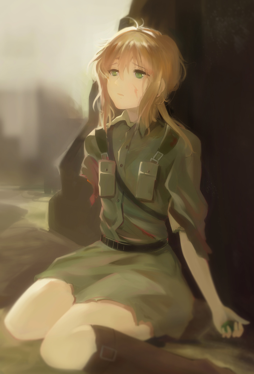 1girl absurdres bangs belt black_belt blonde_hair blood bloody_clothes boots brown_footwear buttons collar collared_shirt eyebrows_visible_through_hair green_eyes green_shirt hair_between_eyes highres holding injury long_hair looking_up military military_uniform outdoors p-hearts parted_lips pocket shirt single_hand sitting solo torn_clothes torn_sleeves uniform violet_evergarden violet_evergarden_(character)