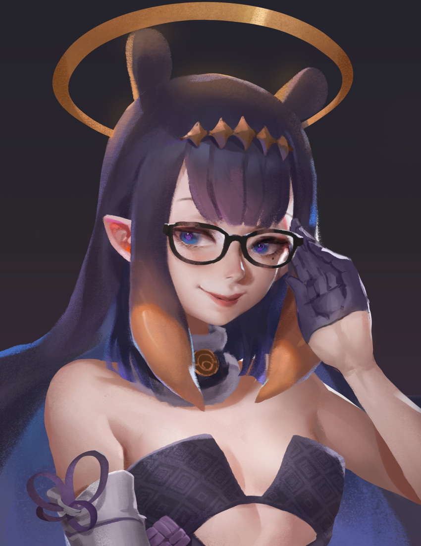 1girl bare_shoulders black-framed_eyewear blue_eyes closed_mouth gloves grey_background half_gloves halo hand_on_eyewear highres hololive hololive_english long_hair mole mole_under_eye multicolored multicolored_hair ninomae_ina'nis orange_hair pointy_ears purple_gloves purple_hair simple_background smile solo upper_body wuya_tian