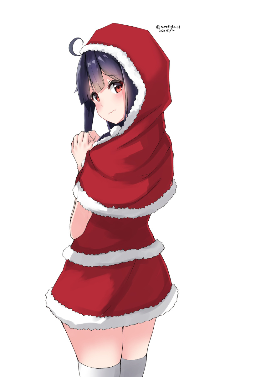 1girl absurdres ahoge alternate_costume blush cape cowboy_shot dated from_behind fur-trimmed_cape fur-trimmed_skirt fur_trim highres kantai_collection long_hair looking_at_viewer looking_back numarinko official_alternate_costume purple_hair red_cape red_eyes santa_costume simple_background skirt solo taigei_(kantai_collection) thigh-highs twitter_username wavy_mouth white_background white_legwear