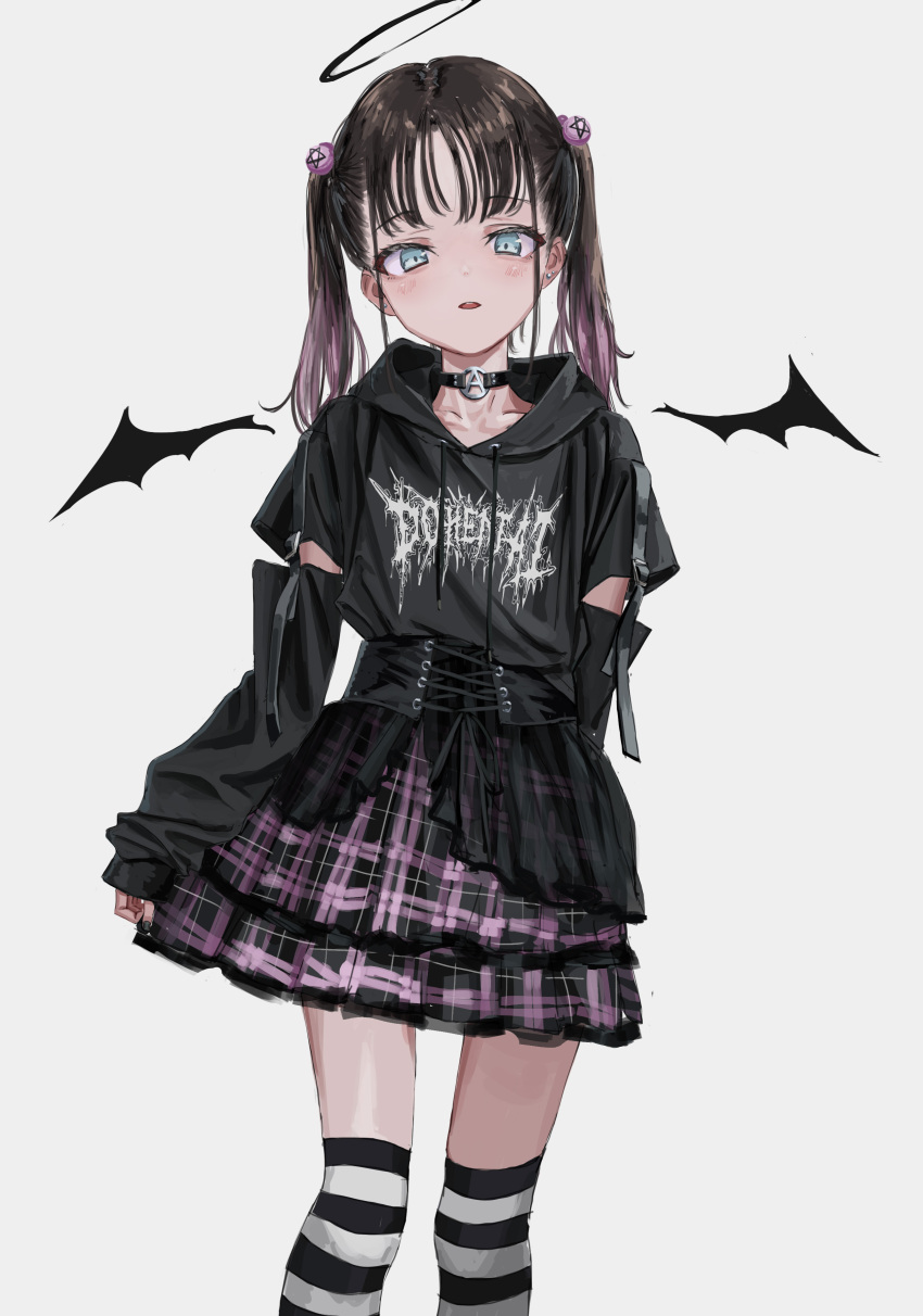 1girl absurdres bat_wings black_choker black_legwear black_shirt blue_eyes choker detached_sleeves detached_wings earrings gradient_hair grey_background halo head_tilt highres jewelry kneehighs layered_skirt long_sleeves looking_at_viewer medium_hair miniskirt multicolored_hair nadegata original parted_lips purple_hair purple_skirt shirt simple_background skirt solo standing striped striped_legwear twintails wings