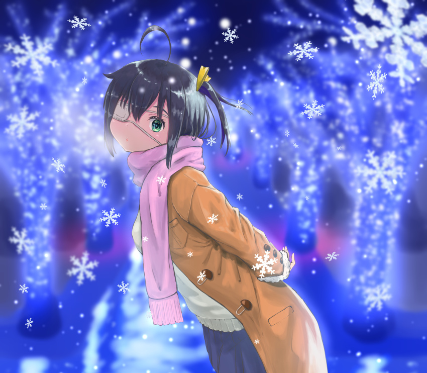1girl absurdres ahoge alternate_costume arms_behind_back blue_eyes brown_coat christmas chuunibyou_demo_koi_ga_shitai! coat commentary_request cowboy_shot eyepatch from_side green_eyes hair_ribbon highres leaning_forward looking_at_viewer one_side_up open_clothes open_coat pink_scarf ribbon scarf shikkoku_no_hono_mikado short_hair skirt snowflakes solo takanashi_rikka yellow_ribbon