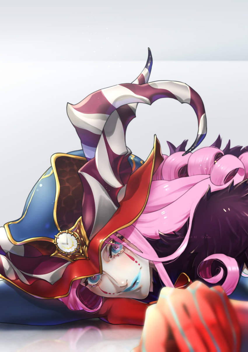 1boy blue_eyes blue_lipstick blush cape colored_skin curly_hair eyelashes fate/grand_order fate_(series) floor fur-trimmed_cape fur_collar fur_trim gloves hat head_rest headpiece highres horns indoors light_particles lipstick long_hair looking_at_viewer makeup male_focus mephistopheles_(fate/grand_order) multicolored multicolored_eyes multiple_tails on_finger purple_hair r-lyeh-yeah-yeah reaching_out shiny shiny_hair smile solo tail teardrop thick_eyebrows violet_eyes white_background white_skin
