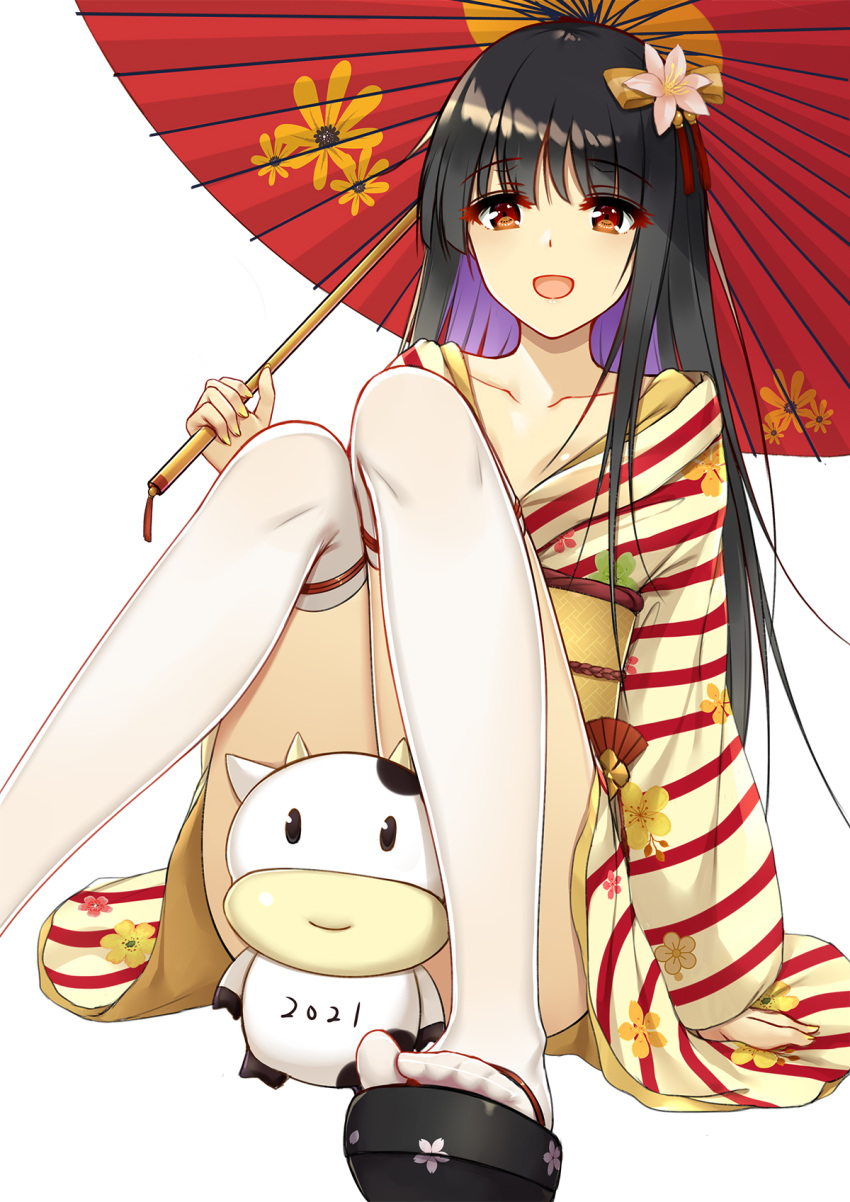 1girl 2021 :d bangs black_hair chinese_zodiac collarbone colored_inner_hair commentary eyebrows_visible_through_hair flan_(seeyouflan) flower hair_flower hair_ornament highres japanese_clothes long_hair long_sleeves looking_at_viewer multicolored_hair obi oil-paper_umbrella open_mouth original purple_hair red_eyes sash simple_background sitting smile solo stuffed_cow thigh-highs toes two-tone_hair umbrella white_background white_legwear year_of_the_ox