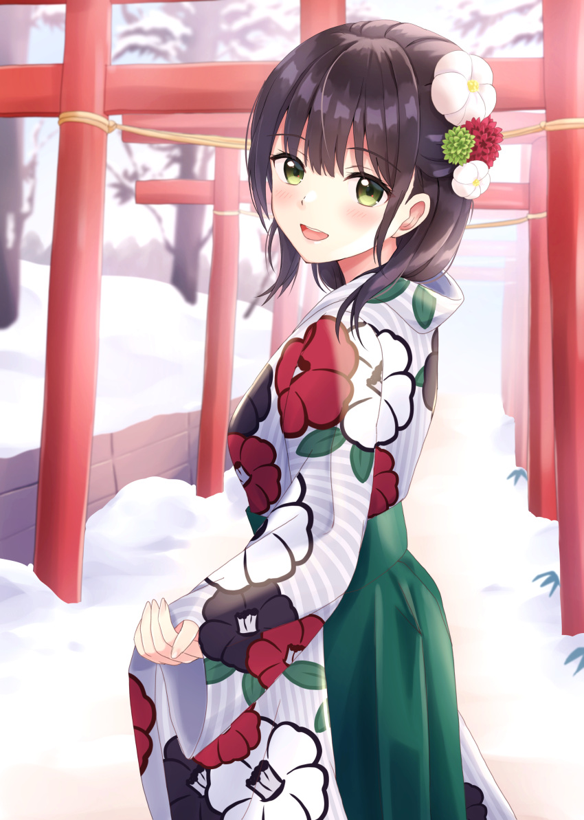 1girl :d absurdres bangs black_hair blush commentary_request day eyebrows_visible_through_hair floral_print flower green_eyes green_hakama hair_between_eyes hair_flower hair_ornament hakama highres japanese_clothes kimono long_sleeves looking_at_viewer looking_to_the_side open_mouth original outdoors print_kimono red_flower sleeves_past_wrists smile snow solo standing striped torii vertical-striped_kimono vertical_stripes white_flower yukimaru217