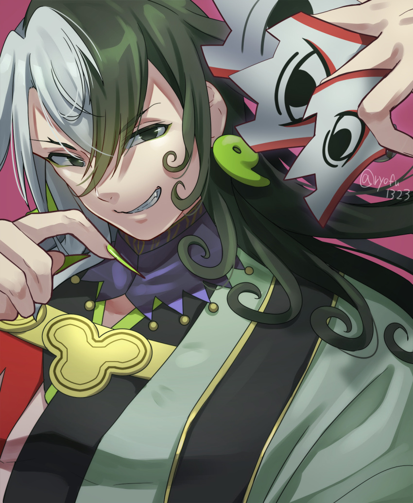 1boy ashiya_douman_(fate) asymmetrical_clothes asymmetrical_hair black_eyes black_hair curly_hair earrings fate/grand_order fate_(series) fingernails green_kimono green_nails hair_between_eyes hair_intakes head_tilt highres japanese_clothes jewelry kimono long_hair looking_at_viewer magatama magatama_earrings male_focus multicolored_hair open_clothes open_kimono ribbed_sleeves ryofuhiko sharp_fingernails shikigami smile solo toned toned_male two-tone_hair upper_body very_long_fingernails very_long_hair white_hair