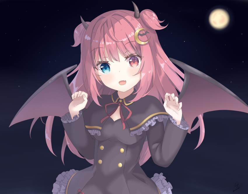 1girl absurdres arashiomoto arms_up bangs bat_hair_ornament black_capelet black_dress blue_eyes breasts capelet claw_pose crescent crescent_hair_ornament demon_girl demon_horns demon_wings dress eyebrows_visible_through_hair fang fingernails frilled_capelet frilled_skirt frills full_moon hair_ornament head_tilt heterochromia highres horns impossible_clothes impossible_dress light_blush long_sleeves looking_at_viewer moon night night_sky nijisanji open_mouth outdoors pink_hair red_eyes red_ribbon ribbon short_hair skin_fang skirt sky small_breasts solo standing symbol_commentary two_side_up upper_body virtual_youtuber wings yuzuki_roa