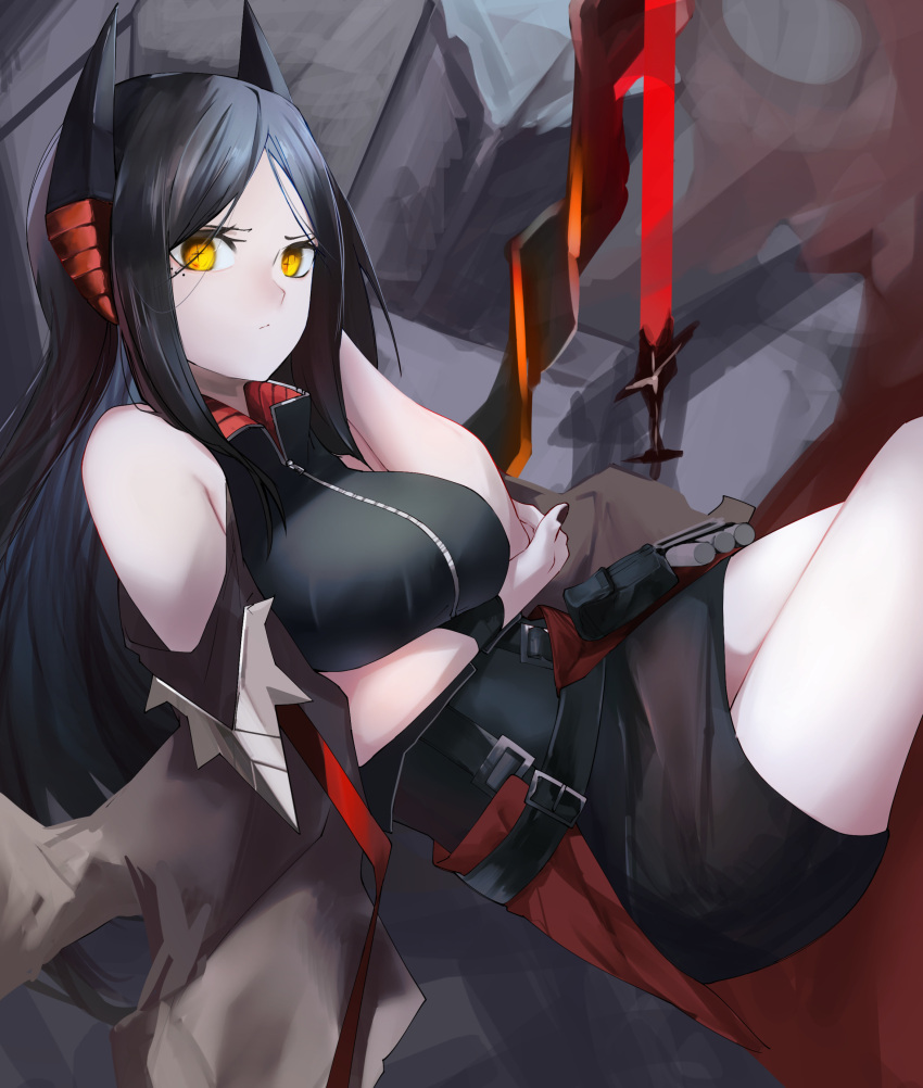 1girl absurdres ao_oni_(onioni-aoi) arknights bangs black_hair black_shirt black_skirt breast_hold breasts clothing_cutout crossed_arms demon_horns highres horns ines_(arknights) large_breasts long_hair looking_at_viewer parted_bangs shirt shoulder_cutout sidelocks skirt solo yellow_eyes