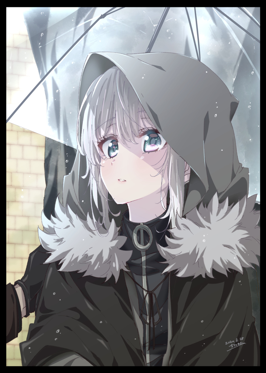 1boy 1girl aqua_eyes bangs black_border black_gloves black_ribbon border brick_wall cape chiri_to_mato commentary_request dated eyebrows_visible_through_hair fate_(series) fur-trimmed_cape fur_trim gloves gray_(lord_el-melloi_ii) grey_hair hair_between_eyes highres hood hood_up lord_el-melloi_ii lord_el-melloi_ii_case_files outdoors parted_lips rain ribbon short_hair signature solo_focus transparent transparent_umbrella umbrella upper_body waver_velvet wet wet_clothes