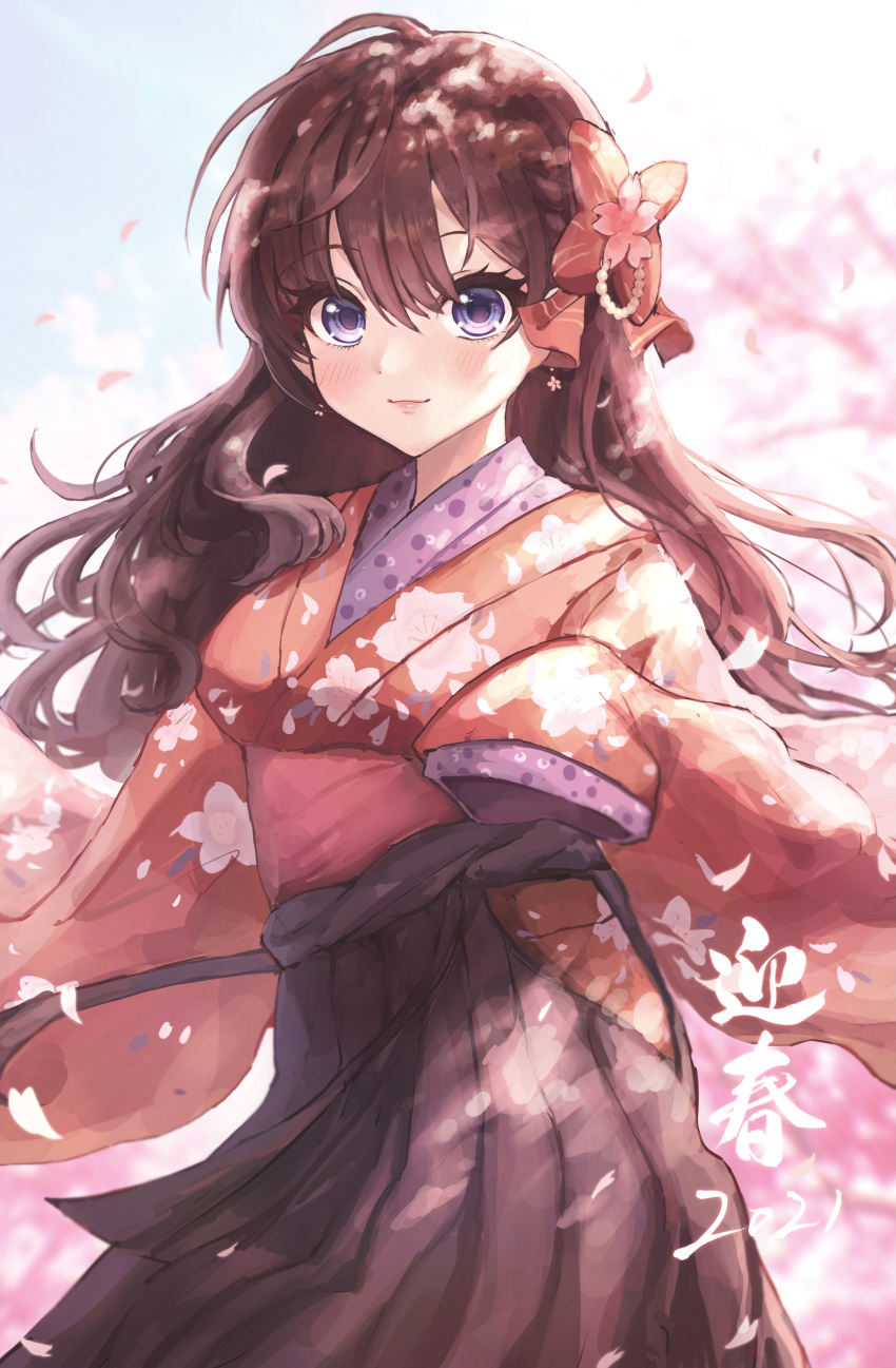 1girl :3 absurdres ahoge blue_eyes brown_hair cherry_blossoms commentary_request day earrings hair_ornament hakama_skirt highres ichinose_shiki idolmaster idolmaster_cinderella_girls japanese_clothes jewelry kimono kudou_(sikisiki0000) long_hair looking_at_viewer outdoors sleeves_past_fingers sleeves_past_wrists solo translation_request wavy_hair wind