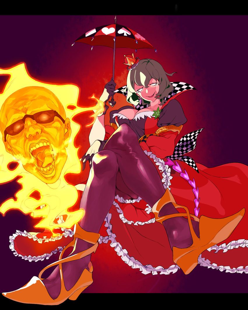 1boy 1girl 58.2kg alice_in_wonderland alternate_costume bangs black_dress black_gloves black_legwear breasts commentary_request cookie_(touhou) cosplay crossed_legs crown dress fire frilled_dress frills full_body gloves glowing glowing_eyes green_hair high_collar high_heels highres holding holding_umbrella kazami_yuuka large_breasts letterboxed long_sleeves looking_at_viewer no_pupils open_mouth pantyhose purple_background queen_of_hearts queen_of_hearts_(cosplay) red_dress redqueen_(cookie) shin_megami_tensei short_hair smile sunglasses teeth touhou two-tone_dress umbrella yellow_footwear yhvh