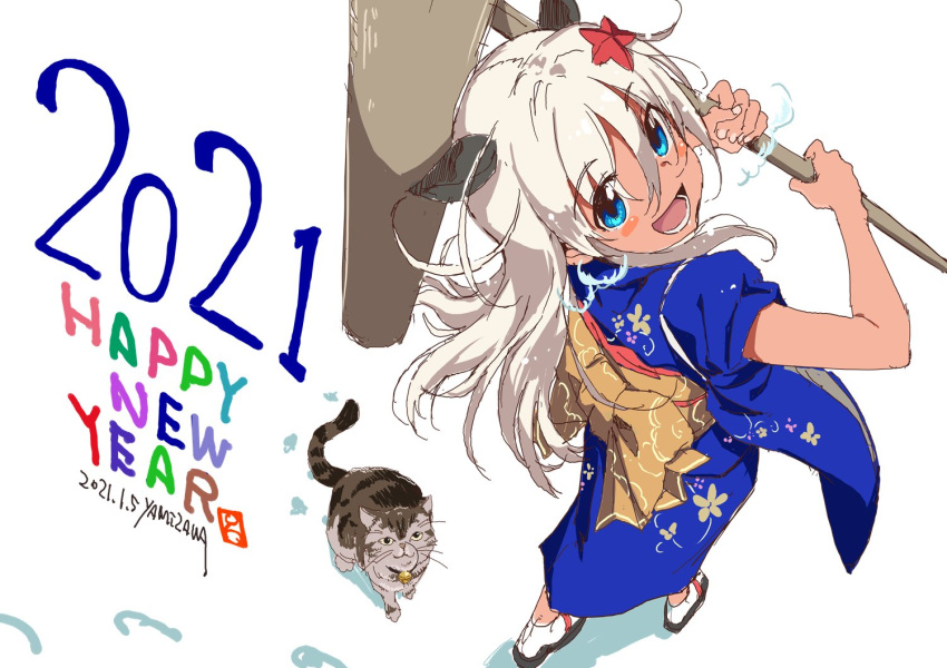 1girl 2021 alternate_costume animal artist_name blonde_hair blue_eyes blush breath cat commentary_request dated flower from_above geta hair_between_eyes hair_flower hair_ornament hammer happy_new_year japanese_clothes jinkai_yamizawa kantai_collection kimono long_hair looking_at_viewer new_year obi open_mouth ro-500_(kantai_collection) sandals sash smile solo tabi tan white_hair winter