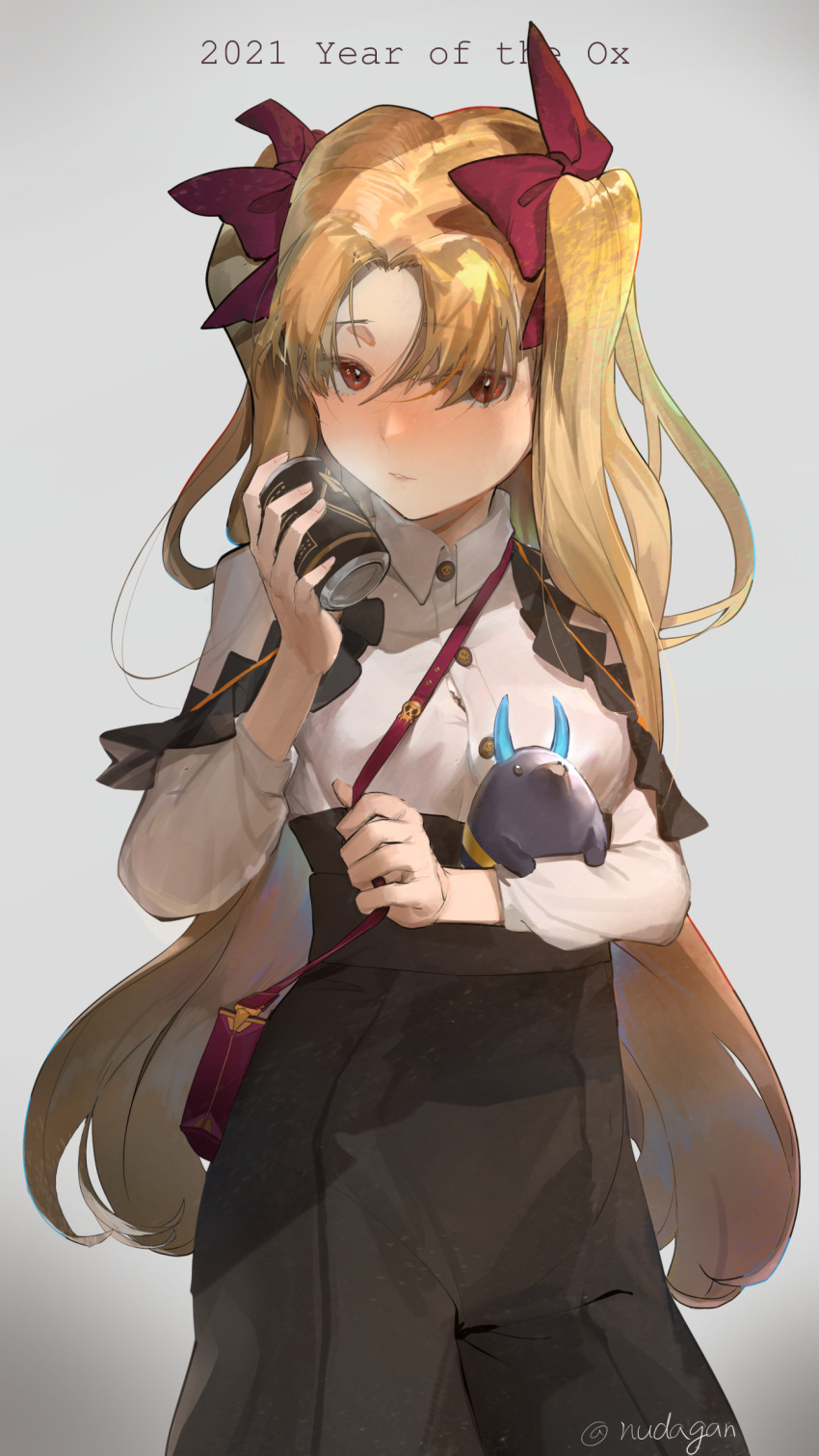 1girl absurdres bag bangs black_pants blonde_hair blush bow breasts brown_eyes can chinese_zodiac closed_mouth collared_shirt commentary_request dress_shirt ereshkigal_(fate/grand_order) eyebrows_visible_through_hair fate/grand_order fate_(series) grey_background hair_bow hair_over_one_eye hand_up high-waist_pants highres holding holding_can long_hair looking_at_viewer nuda pants parted_bangs red_bow shirt shoulder_bag simple_background small_breasts solo twitter_username two_side_up very_long_hair white_shirt year_of_the_ox