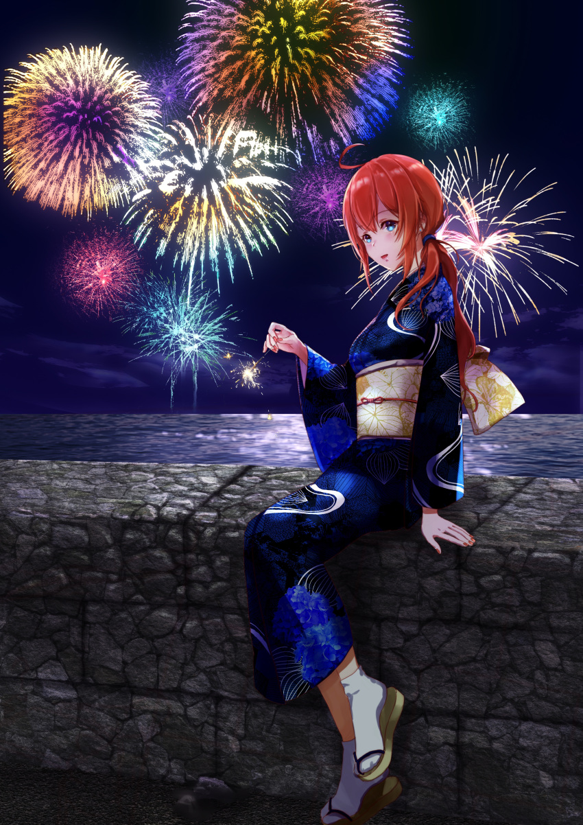 1girl absurdres ahoge alternate_costume alternate_hairstyle arm_support blue_eyes blue_kimono character_request check_character chinese_commentary clouds cloudy_sky cobblestone commentary_request fingernails fireworks full_body highres japanese_clothes kimono light_reflection_(water) low_ponytail moss n.s.egg nail_polish night obi ocean on_wall parted_lips red_nails redhead sandals sash senkou_hanabi sidelocks sitting sky solo sparkler stone_wall tabi u-35_(warship_girls_r) wall warship_girls_r yukata