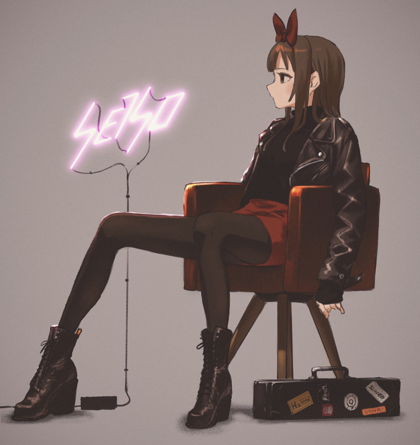 1girl black_footwear black_jacket black_legwear boots bow brown_hair deg_(deguana) full_body grey_background hair_bow highres idolmaster idolmaster_cinderella_girls jacket long_hair long_sleeves mizumoto_yukari neon_lights profile red_bow red_shorts shadow shorts simple_background sitting solo