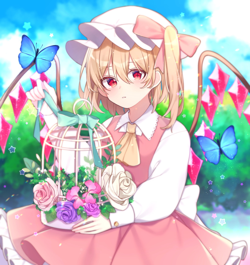 +_+ 1girl absurdres aqua_bow ascot back_bow bangs blonde_hair blurry blurry_background blush bow bug butterfly cage commentary_request crystal day dress expressionless eyebrows_visible_through_hair flandre_scarlet flower hair_between_eyes hat highres holding holding_cage insect long_sleeves looking_at_viewer mob_cap one_side_up outdoors parted_lips pink_bow pink_dress pink_flower pink_rose purple_flower purple_rose red_eyes rose shirt short_hair sitting sky solo star_(symbol) touhou upper_body white_bow white_flower white_headwear white_rose white_shirt wings yellow_neckwear yurui_tuhu
