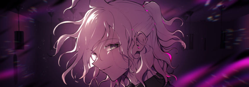 1boy alternate_hairstyle bangs black_shirt cross_neko dangan_ronpa_(series) dangan_ronpa_2:_goodbye_despair face from_side grey_eyes highres komaeda_nagito looking_at_viewer male_focus medium_hair messy_hair parted_lips purple_theme shirt short_ponytail smile solo teeth white_hair