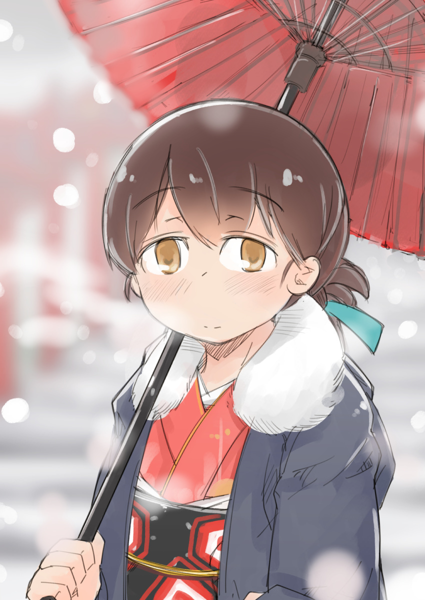 1girl brown_hair enjaku_izuku folded_ponytail fur-trimmed_jacket fur_trim highres holding holding_umbrella jacket japanese_clothes kantai_collection kasuga_maru_(kantai_collection) kimono oil-paper_umbrella snow solo taiyou_(kantai_collection) umbrella upper_body yukata