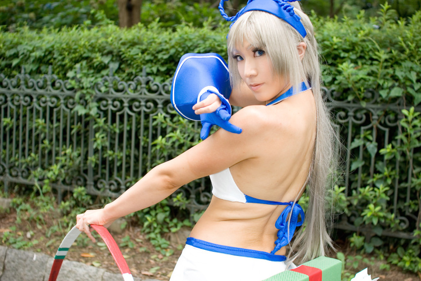 bow cleavage cosplay hair_bow halter_top igarashi_nao_(model) majikina_mina midriff photo samurai_spirits silver_hair