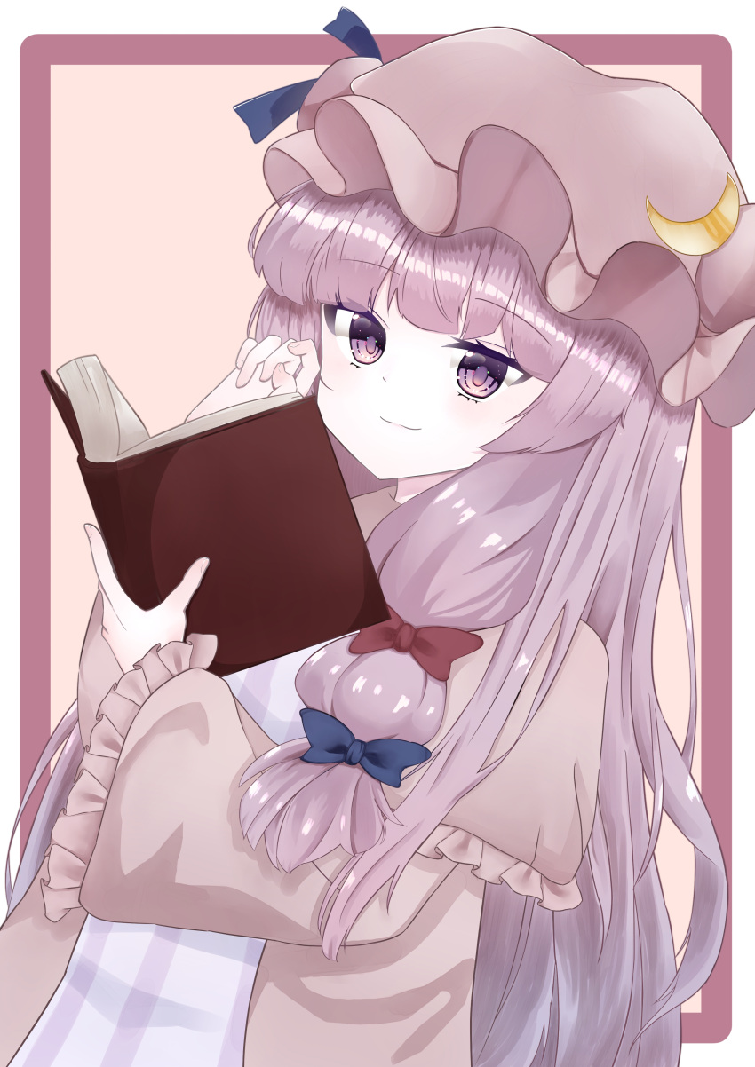 1girl absurdres blue_bow blue_ribbon book bow capelet commentary_request crescent crescent_moon_pin emiyukiearth eyebrows_visible_through_hair hair_bow hat hat_ribbon highres holding holding_book long_hair looking_at_viewer mob_cap open_book patchouli_knowledge purple_hair red_bow ribbon simple_background smile solo touhou turning_page upper_body very_long_hair violet_eyes wide_sleeves