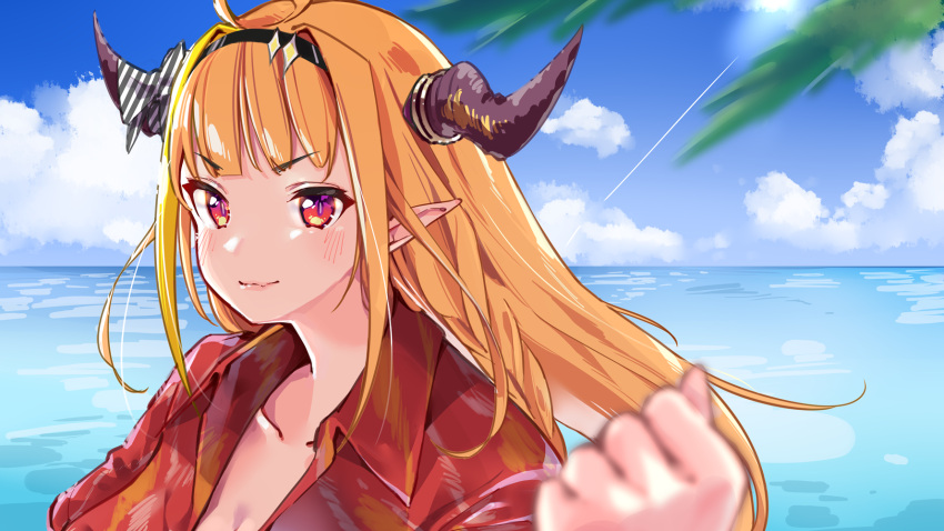 1girl ahoge bangs black_hairband blonde_hair blue_sky blunt_bangs blurry blush bow braid clenched_hand clouds cloudy_sky collarbone commentary_request cosplay day depth_of_field dragon_girl dragon_horns eyebrows_visible_through_hair hairband highlights highres hololive horn_bow horns kiryuu_coco kiryuu_kazuma kiryuu_kazuma_(cosplay) long_hair looking_at_viewer multicolored multicolored_eyes multicolored_hair ocean orange_hair outdoors palm_leaf pointy_ears red_eyes red_shirt ryuu_ga_gotoku ryuu_ga_gotoku_3 shirt single_braid sky smile solo streaked_hair striped striped_bow violet_eyes virtual_youtuber yuyaiyaui