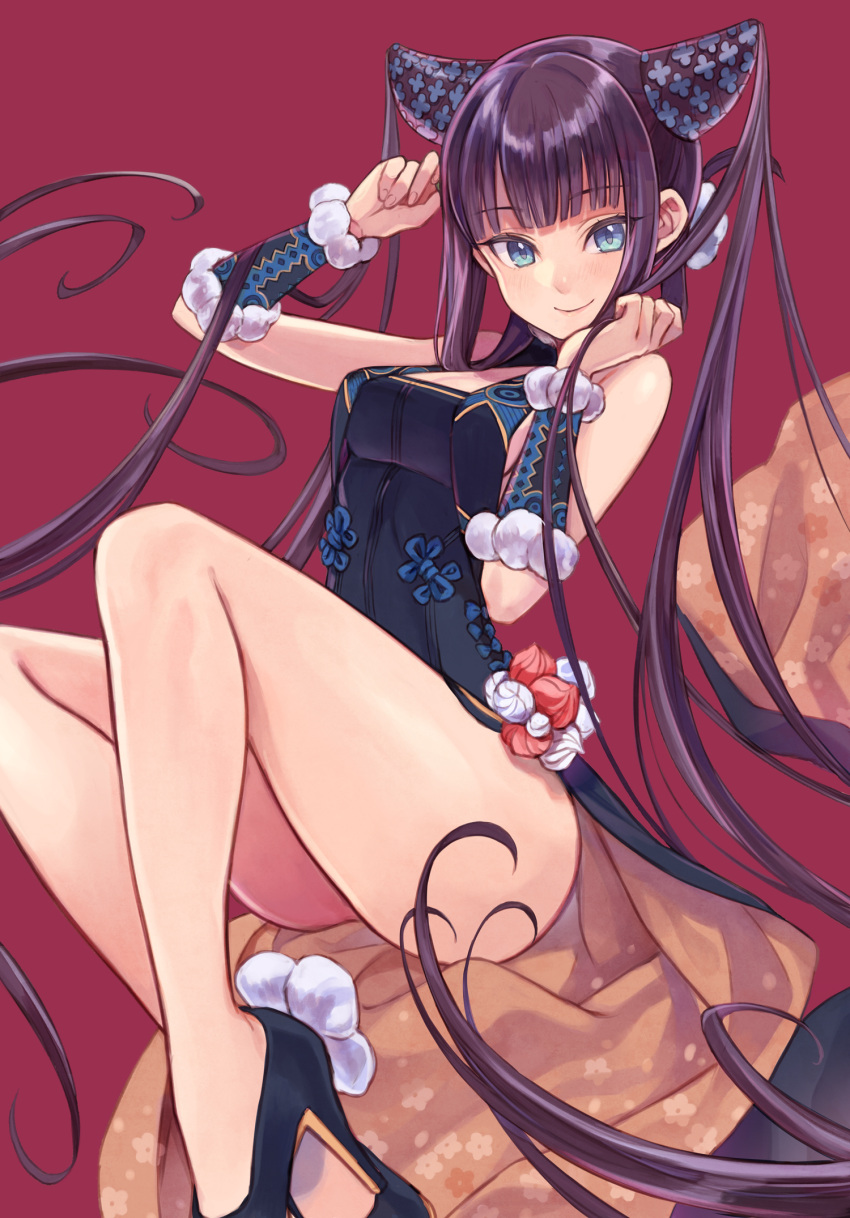 1girl arm_up bangs bare_shoulders black_dress black_footwear blue_eyes blunt_bangs breasts closed_mouth commentary_request dress eyebrows_visible_through_hair fate/grand_order fate_(series) floral_background hand_up high_heels highres knees_up looking_at_viewer medium_breasts purple_hair red_background shoes simple_background sleeveless sleeveless_dress smile solo twintails yang_guifei_(fate/grand_order) yuko_(uc_yuk)